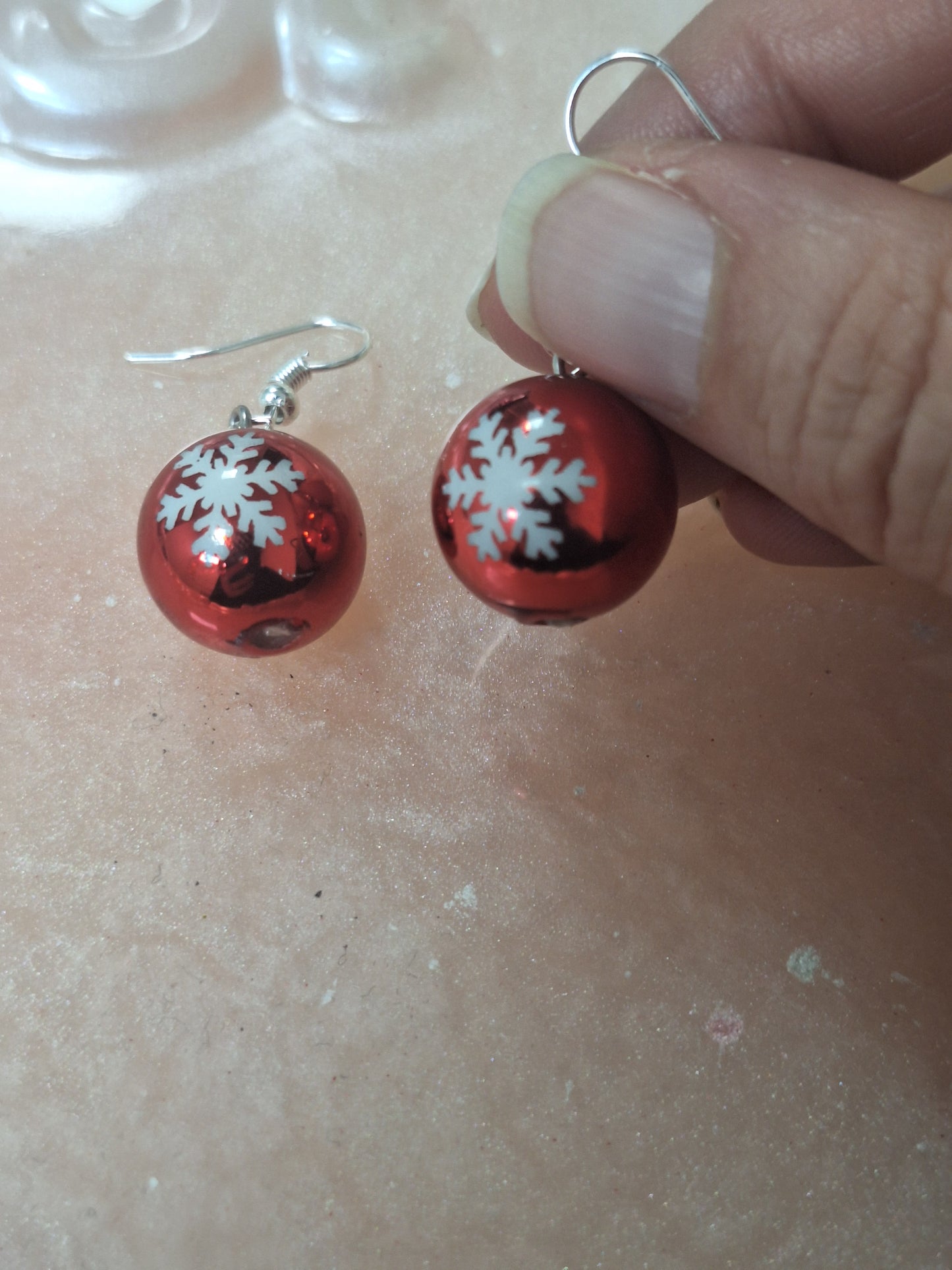 Boucles d'oreilles boule de Noël