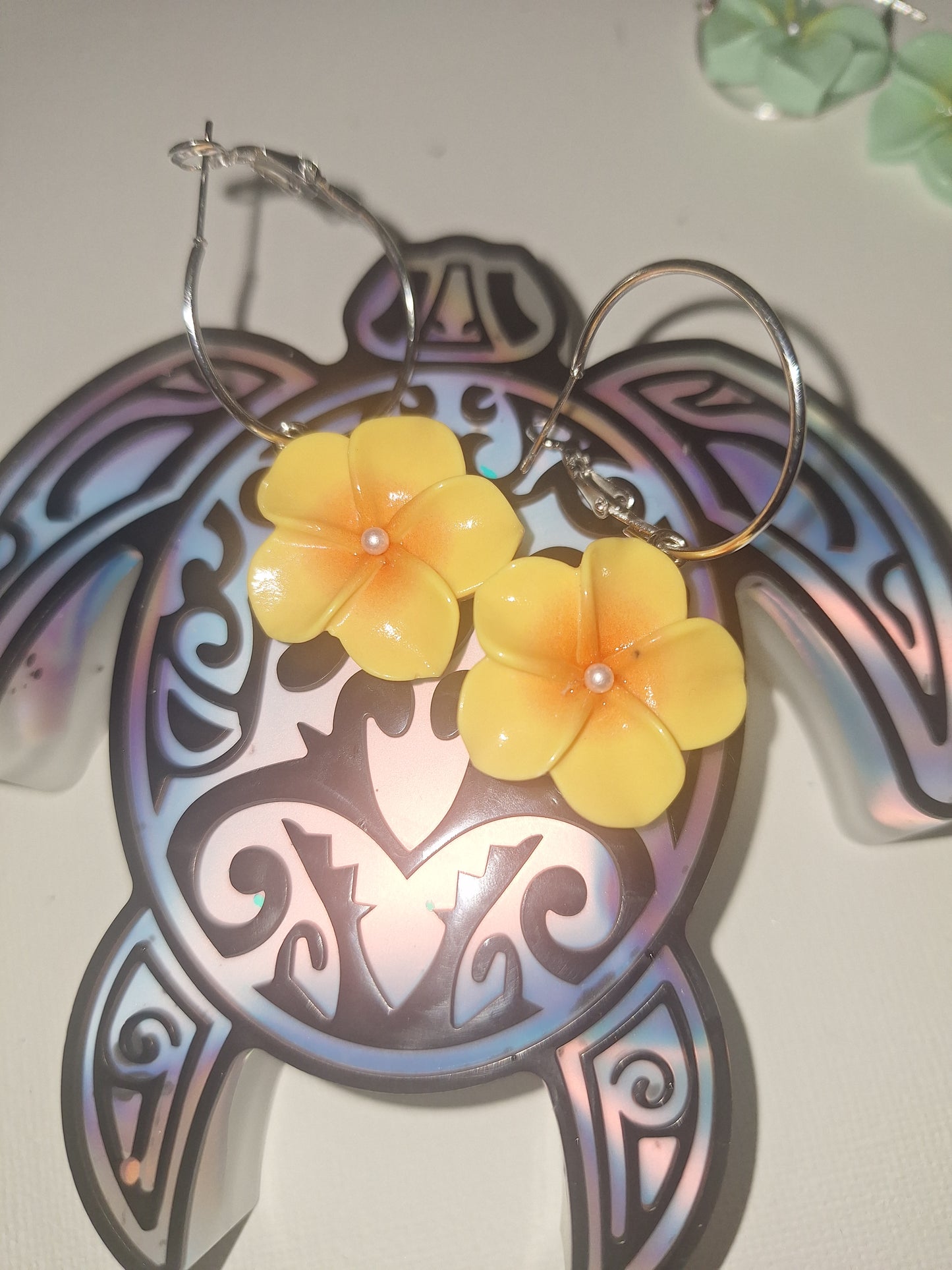 Boucle d oreille fleur de tiare
