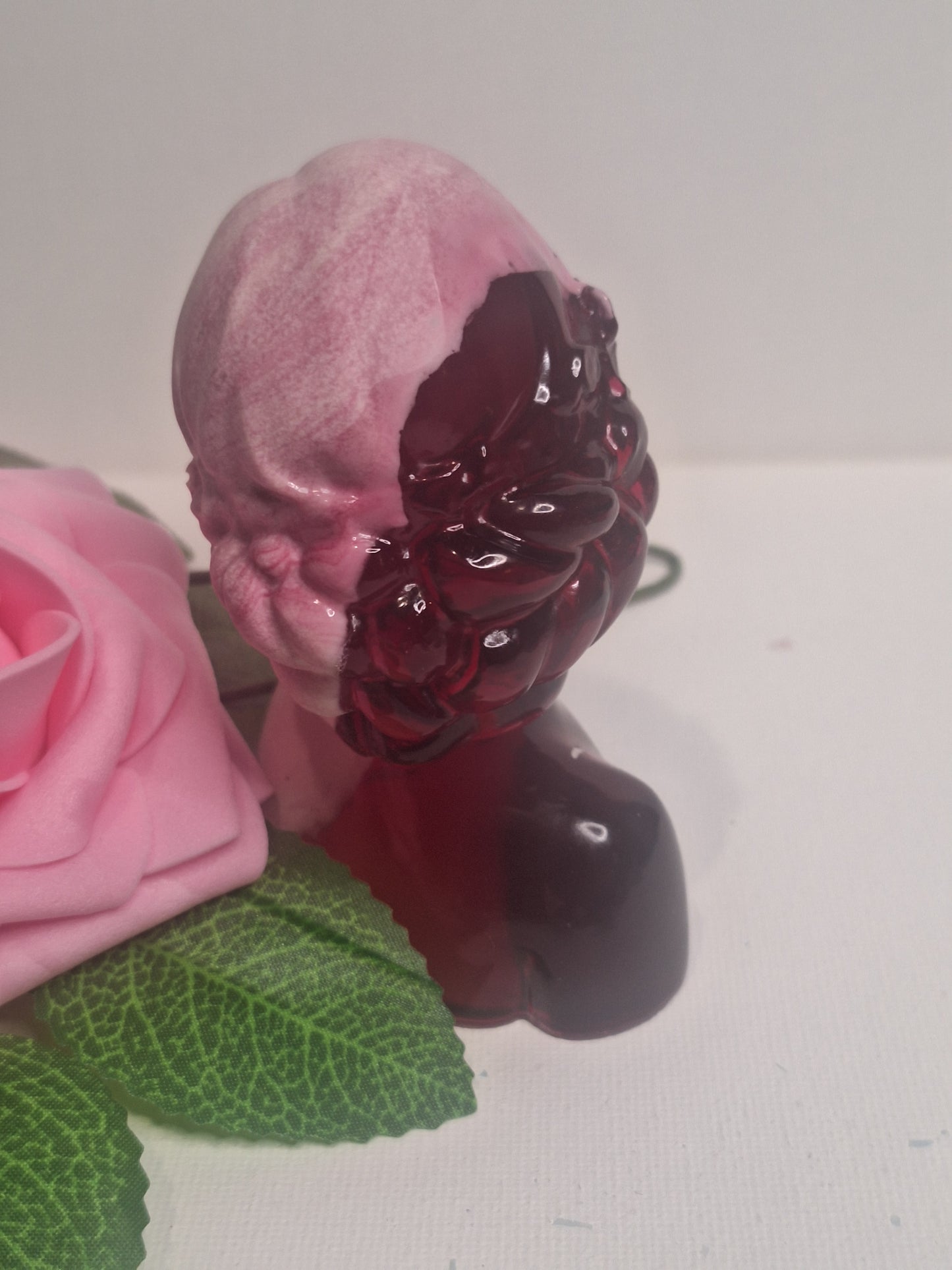 Figurine femme fleur