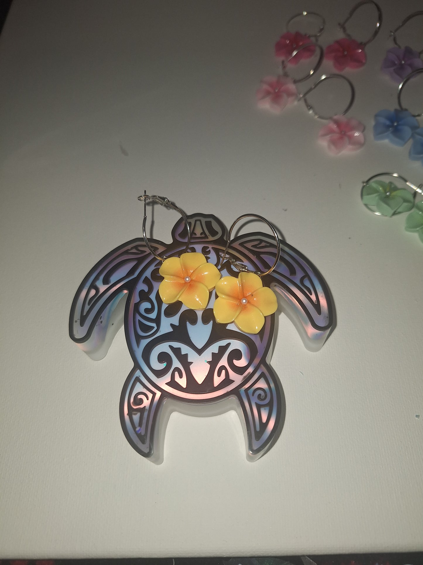 Boucle d oreille fleur de tiare