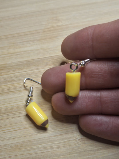 Boucles d'oreilles crayons de couleur