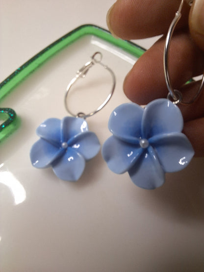 Boucles d'oreilles fleur de tiare