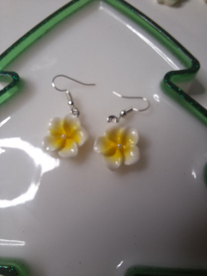 Boucles d'oreilles fleur de tiare