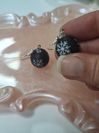 Boucles d'oreilles boule de Noël
