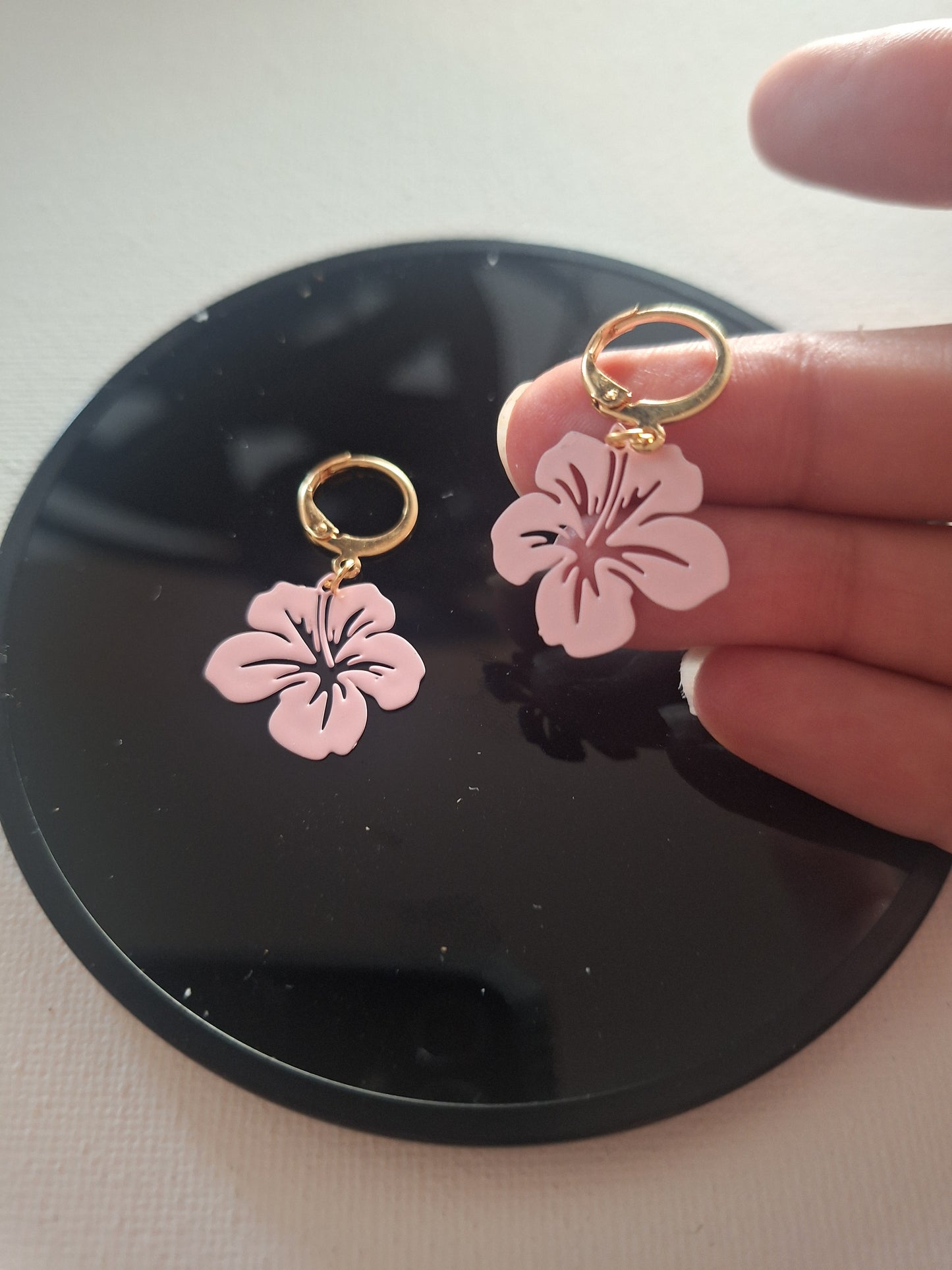 Boucle d oreille fleur de tiare