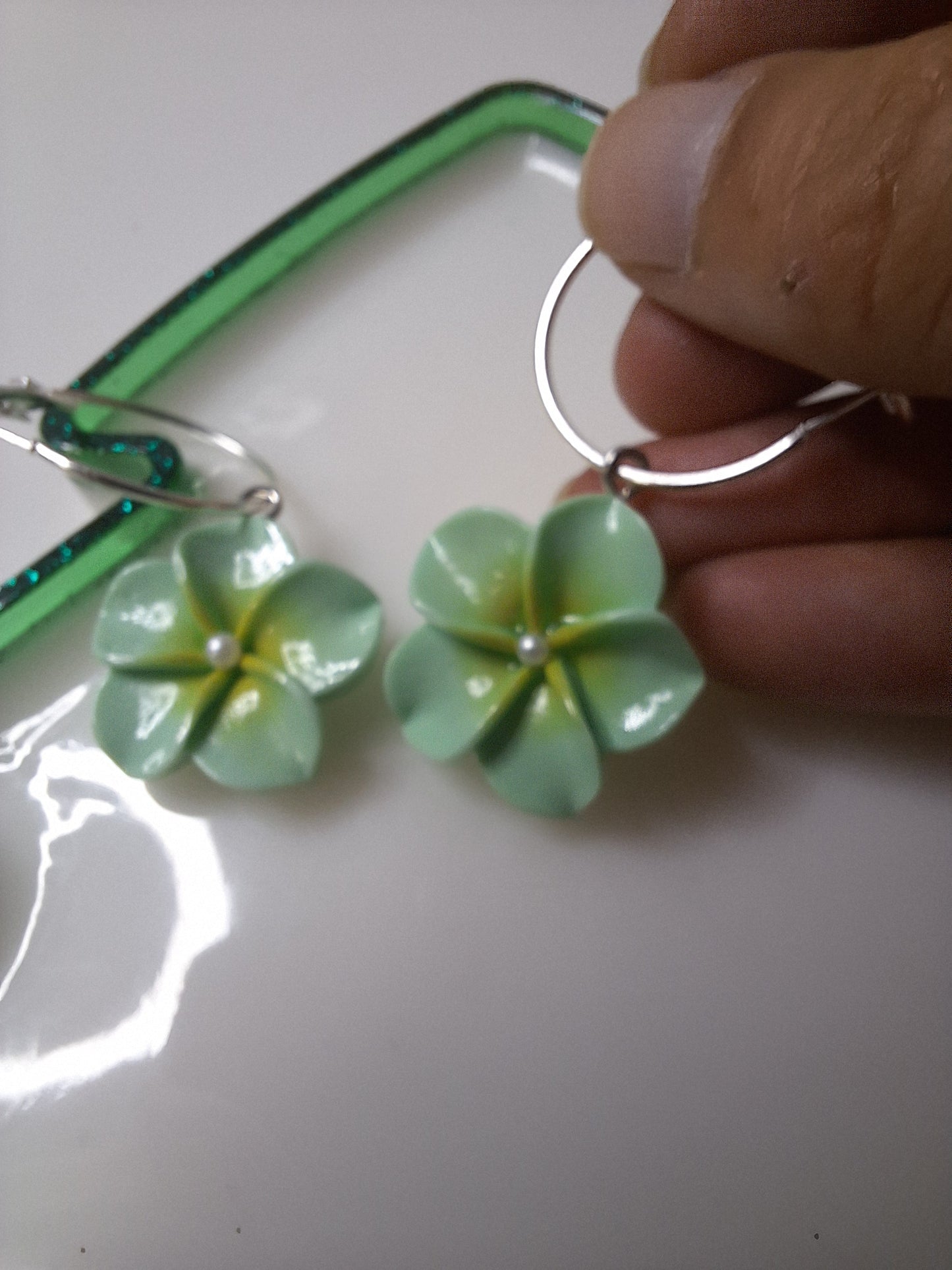 Boucles d'oreilles fleur de tiare