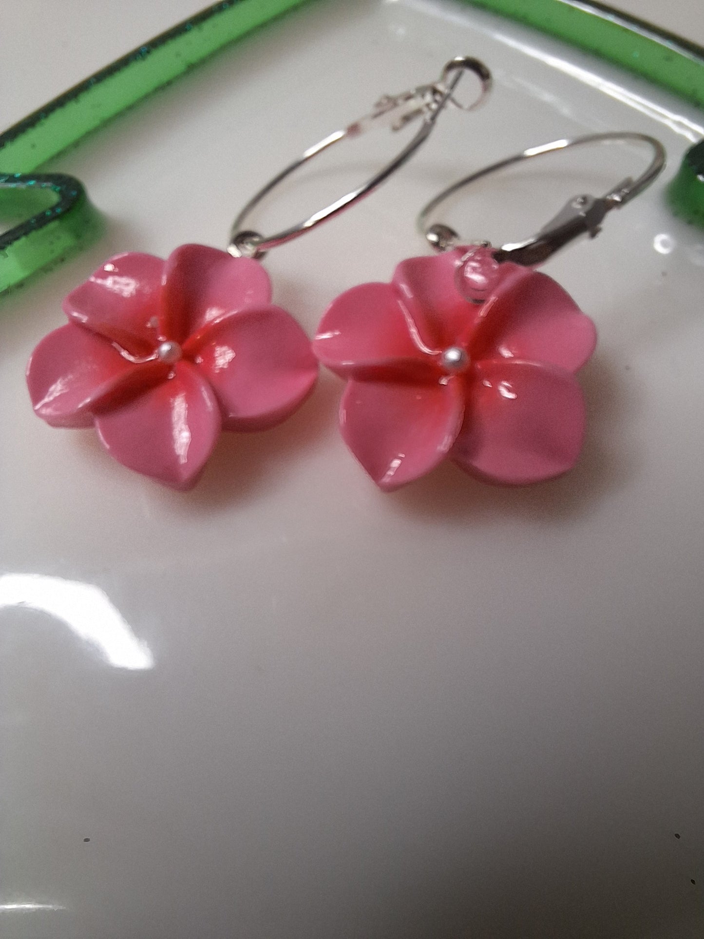 Boucles d'oreilles fleur de tiare