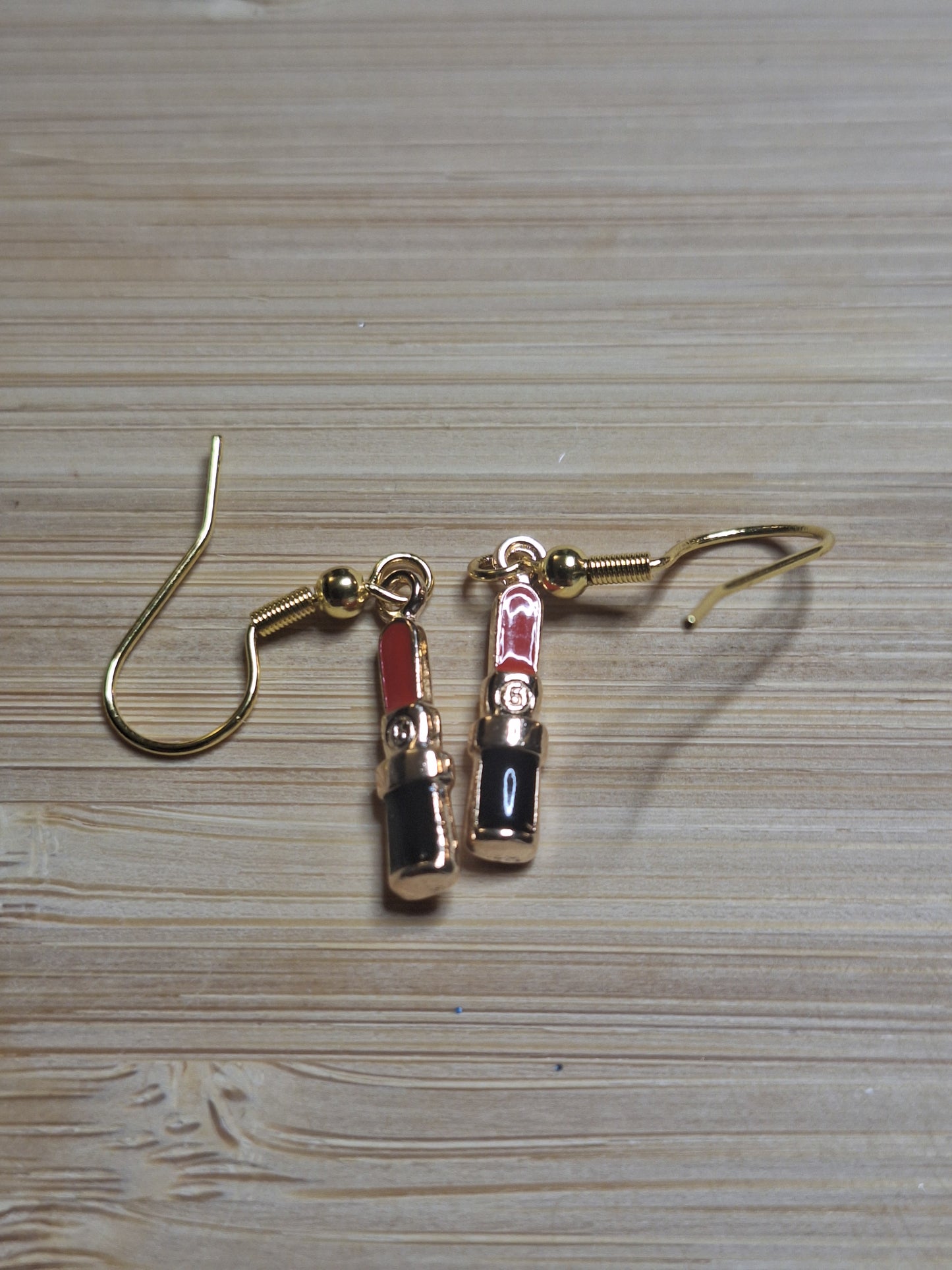 Boucles d'oreilles rouge a lèvres