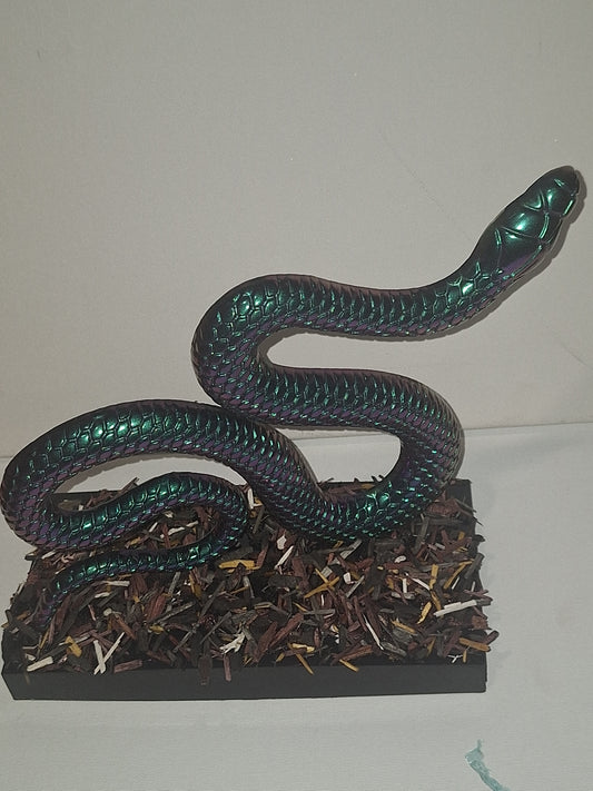 Serpent sur socle