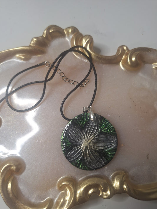 Collier fleur de tiare