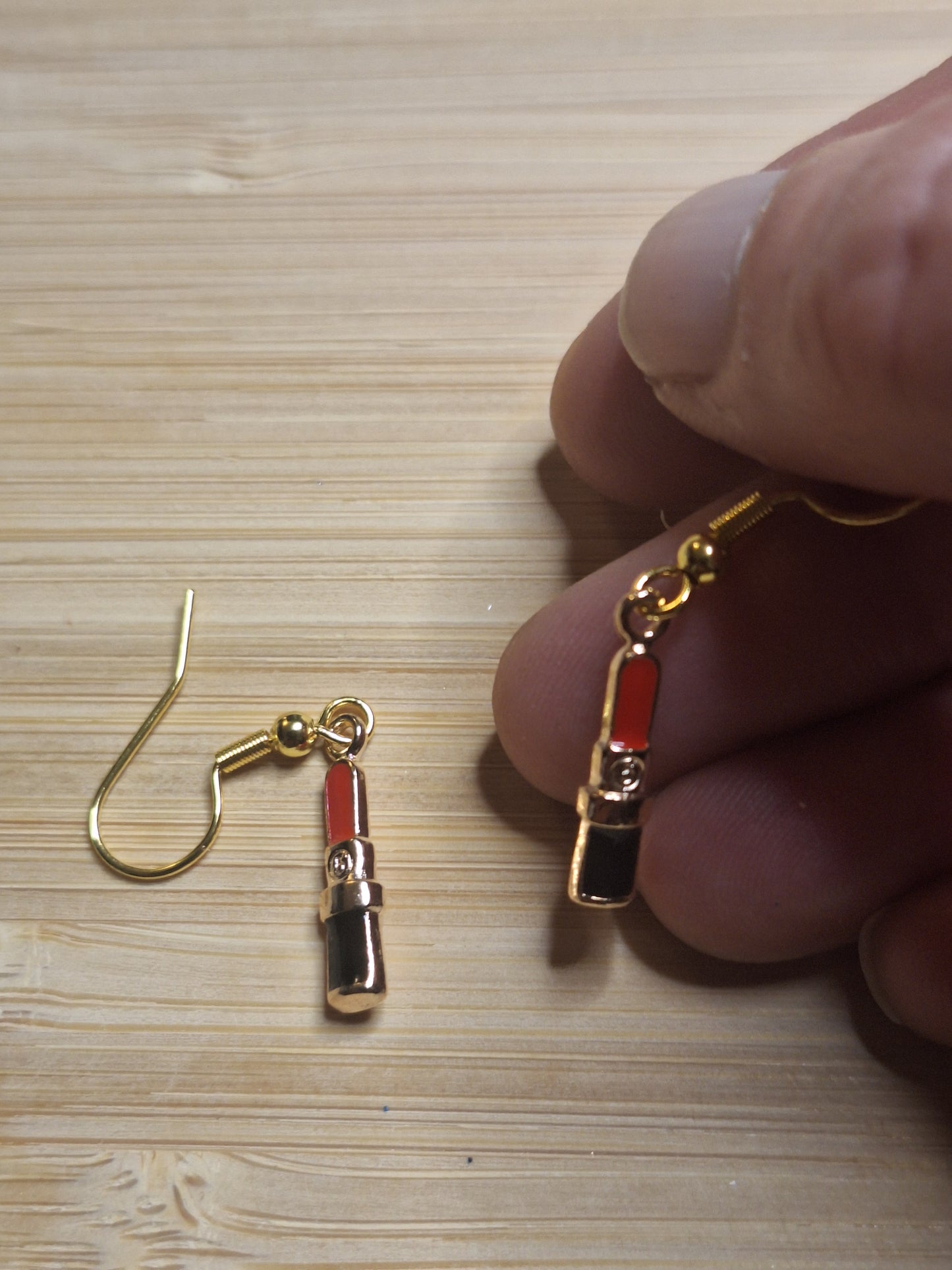 Boucles d'oreilles rouge a lèvres