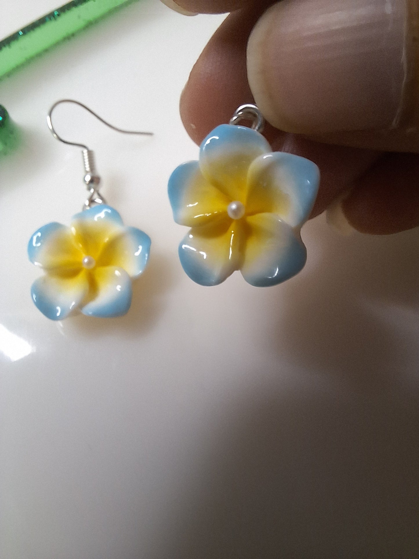 Boucles d'oreilles fleur de tiare