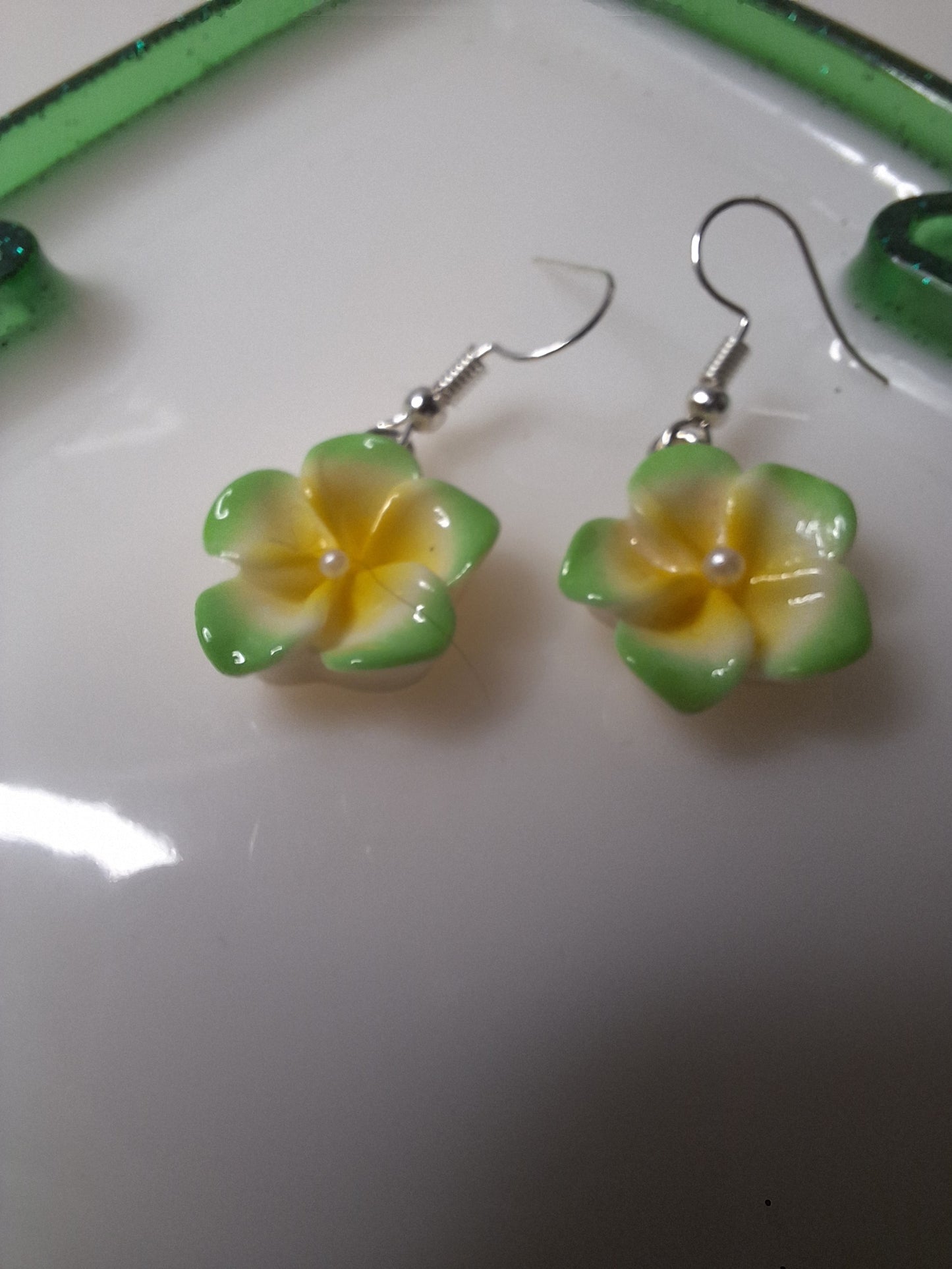 Boucles d'oreilles fleur de tiare
