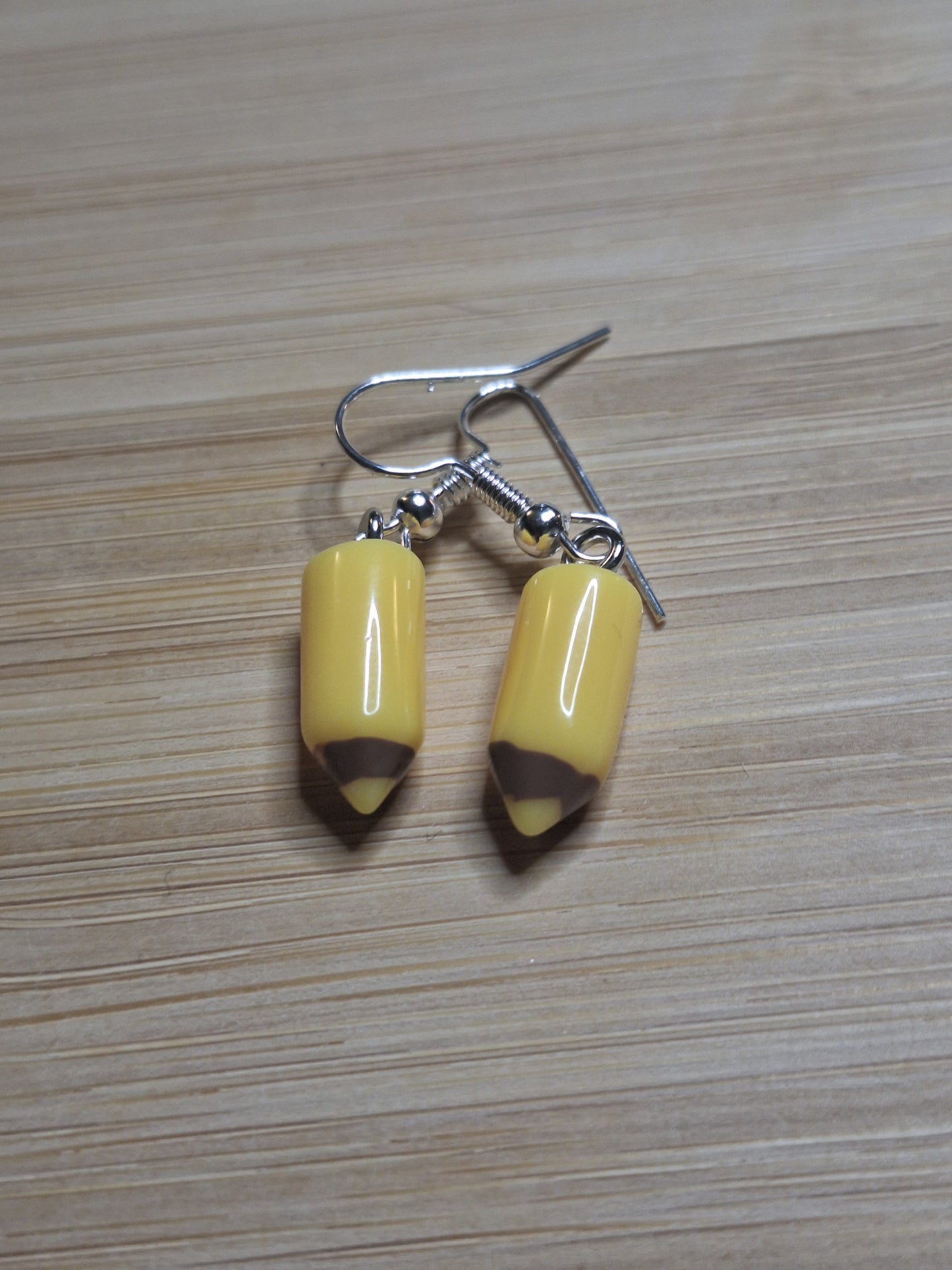 Boucles d'oreilles crayons de couleur