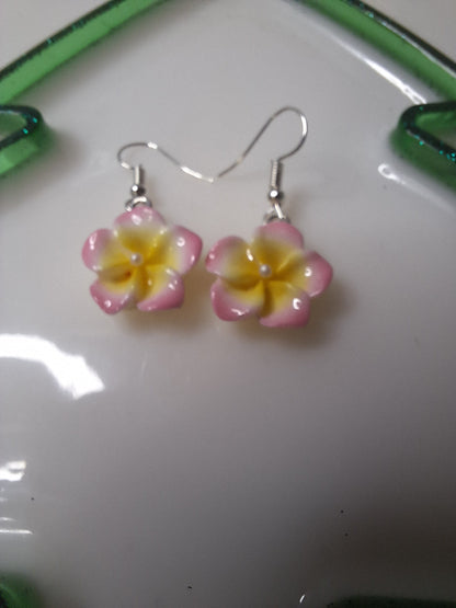 Boucles d'oreilles fleur de tiare