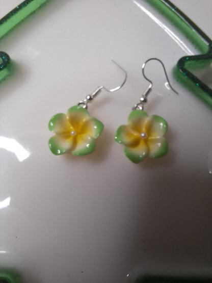 Boucles d'oreilles fleur de tiare