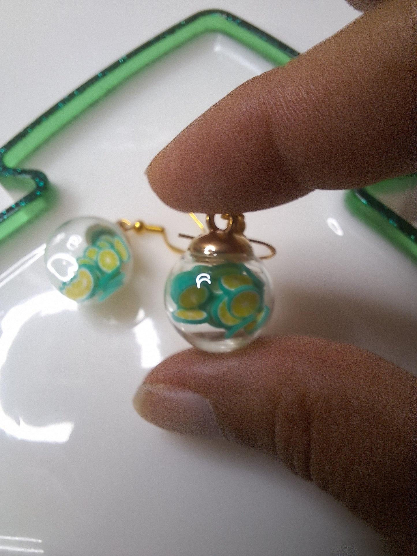 Boucles d oreilles globe fruit
