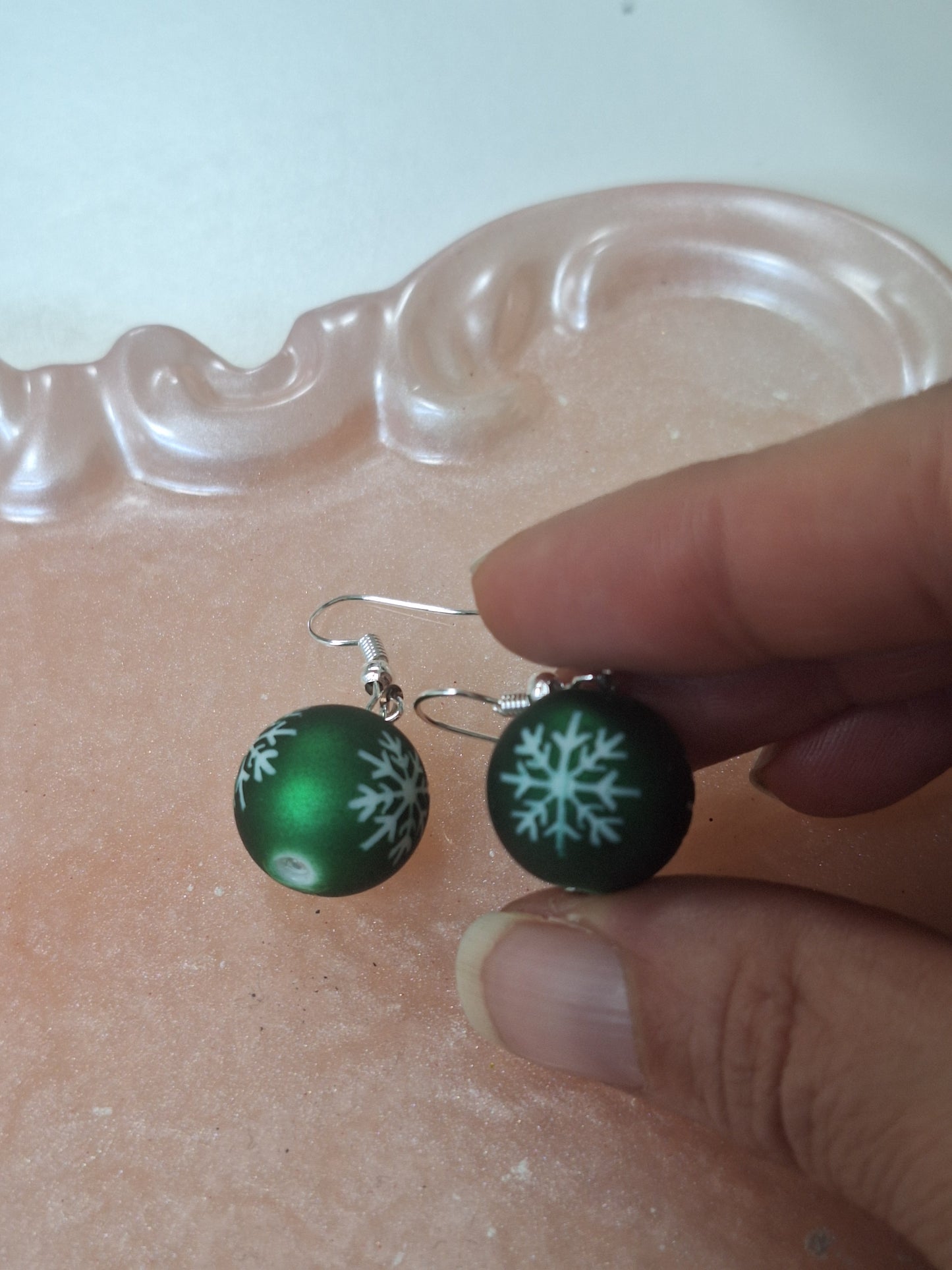 Boucles d'oreilles boule de Noël