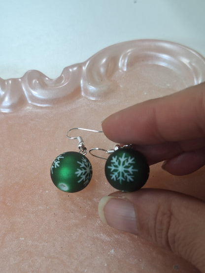 Boucles d'oreilles boule de Noël