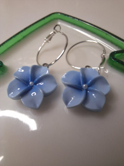 Boucles d'oreilles fleur de tiare