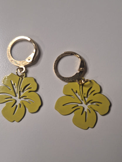 Boucle d oreille fleur de tiare
