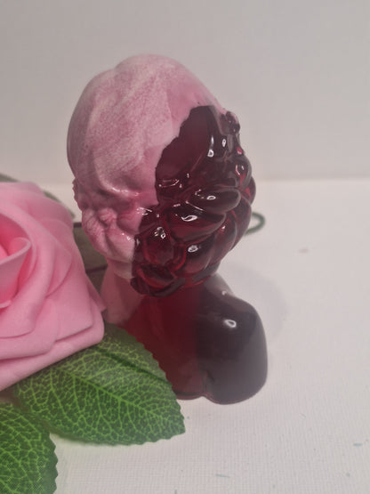 Figurine femme fleur