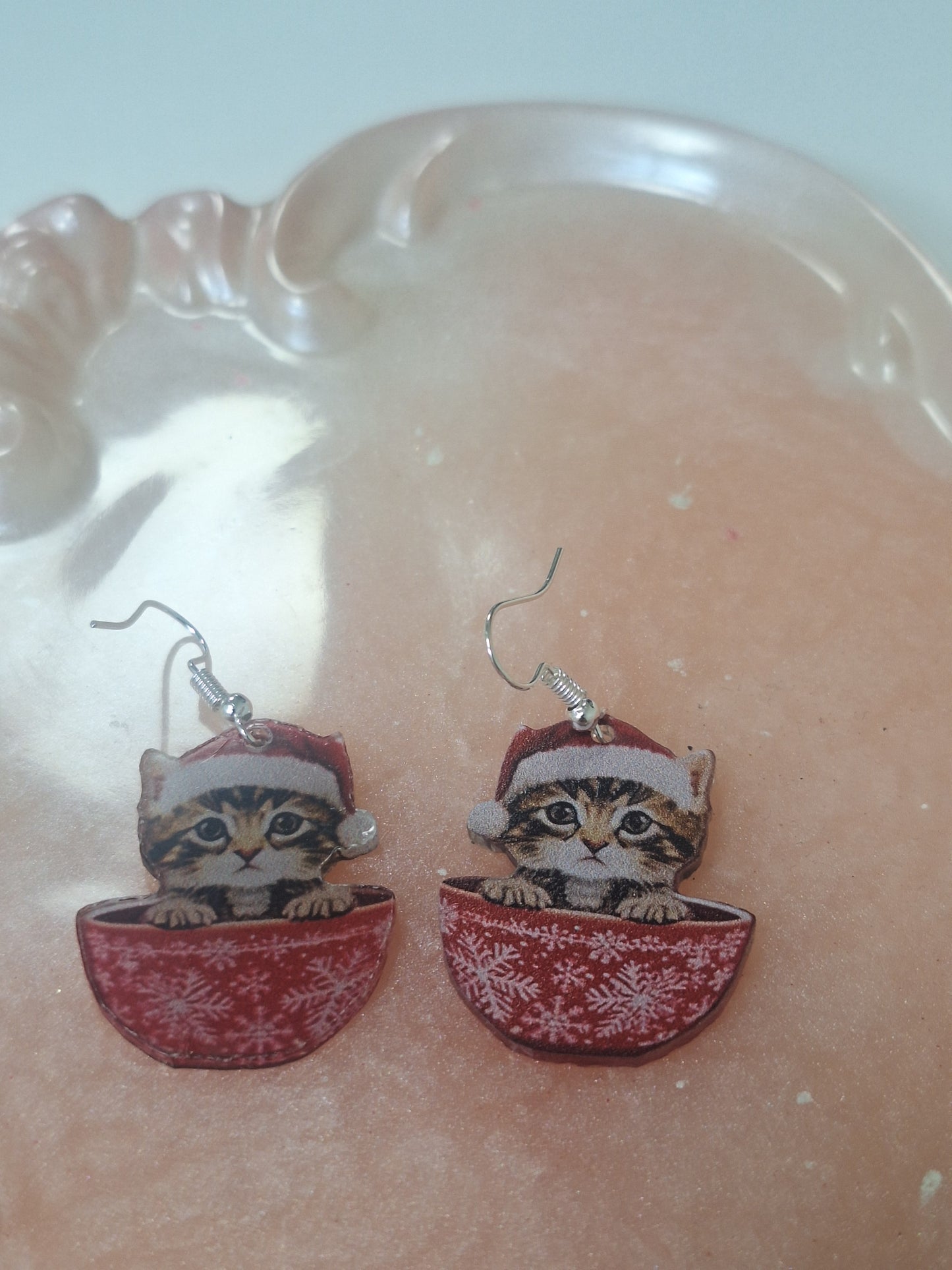 Boucles d'oreilles chat dans sa tasse