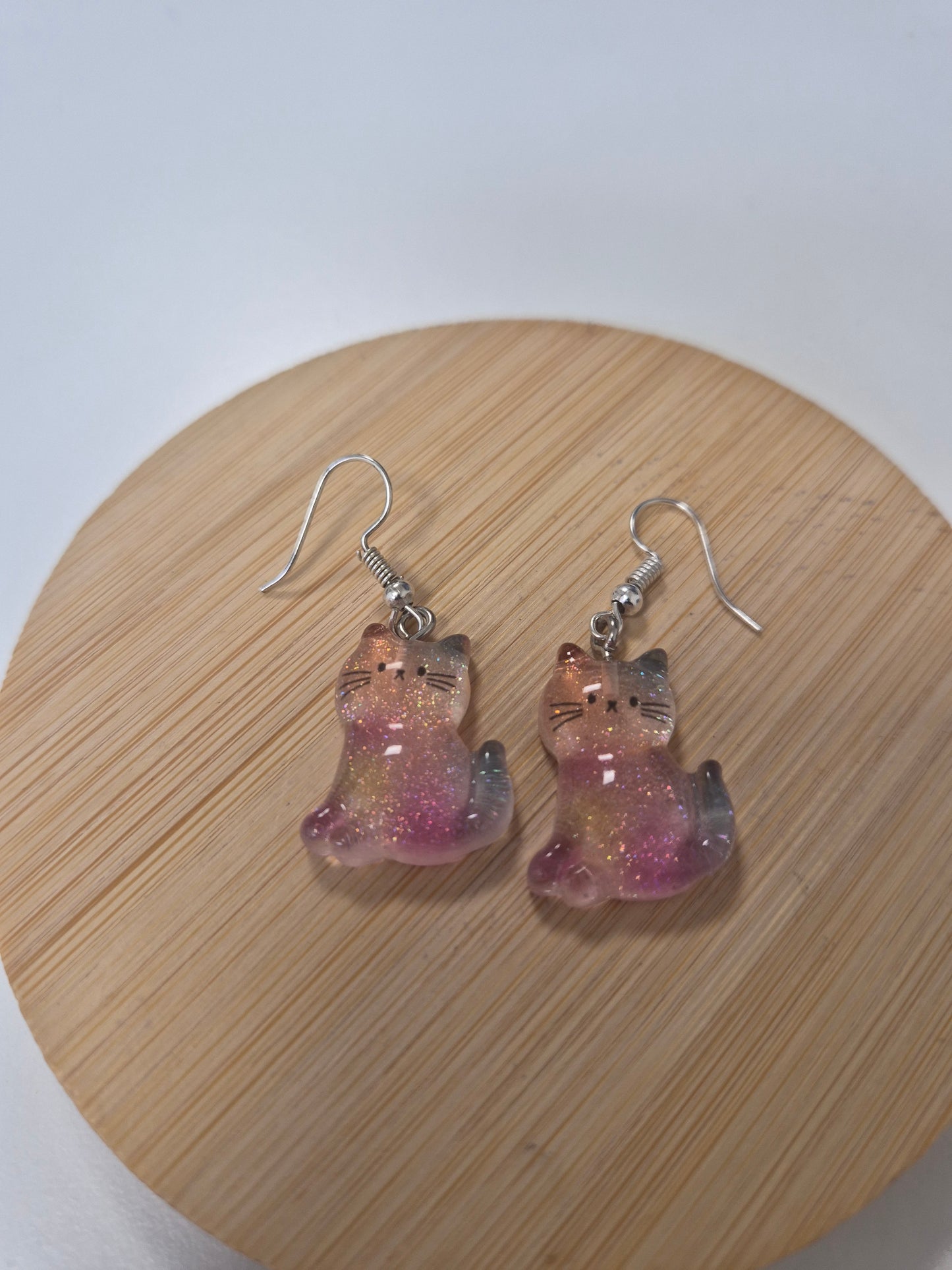Boucles d'oreilles chat arc en ciel