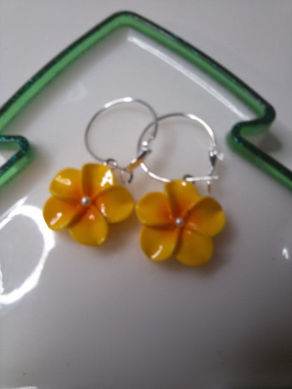 Boucles d'oreilles fleur de tiare