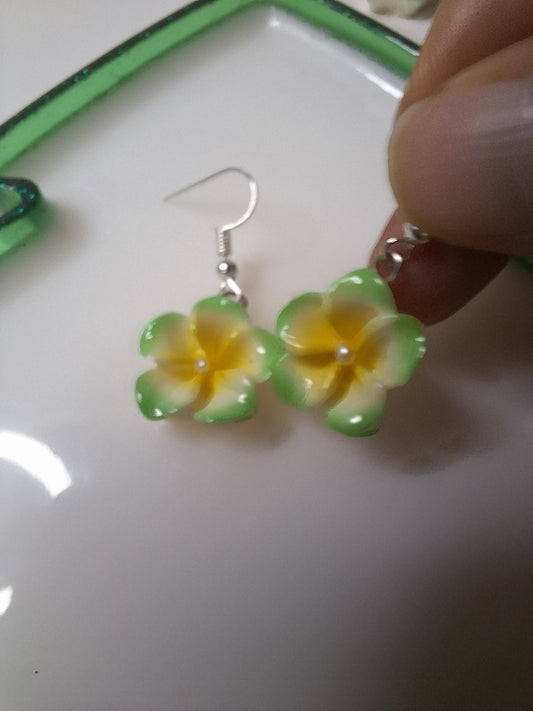 Boucles d'oreilles fleur de tiare