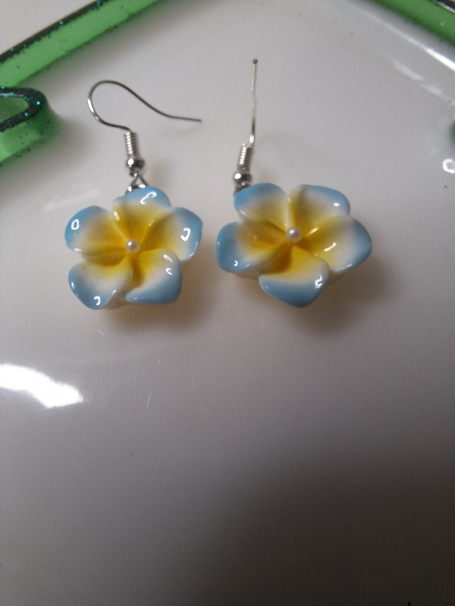 Boucles d'oreilles fleur de tiare