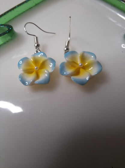 Boucles d'oreilles fleur de tiare