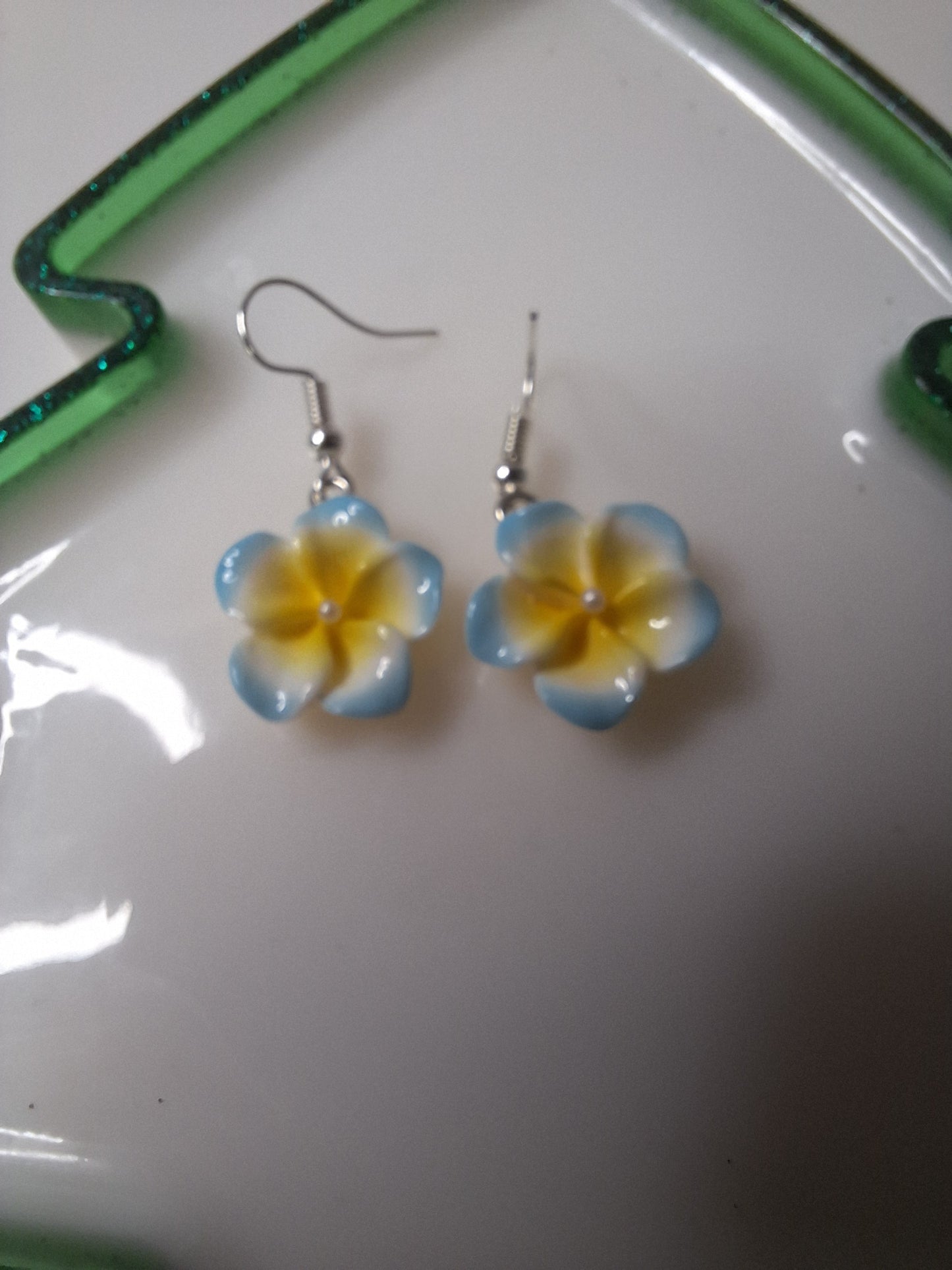 Boucles d'oreilles fleur de tiare