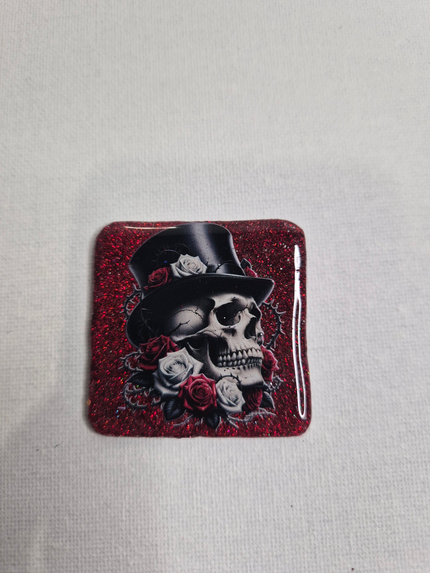 Magnet skull