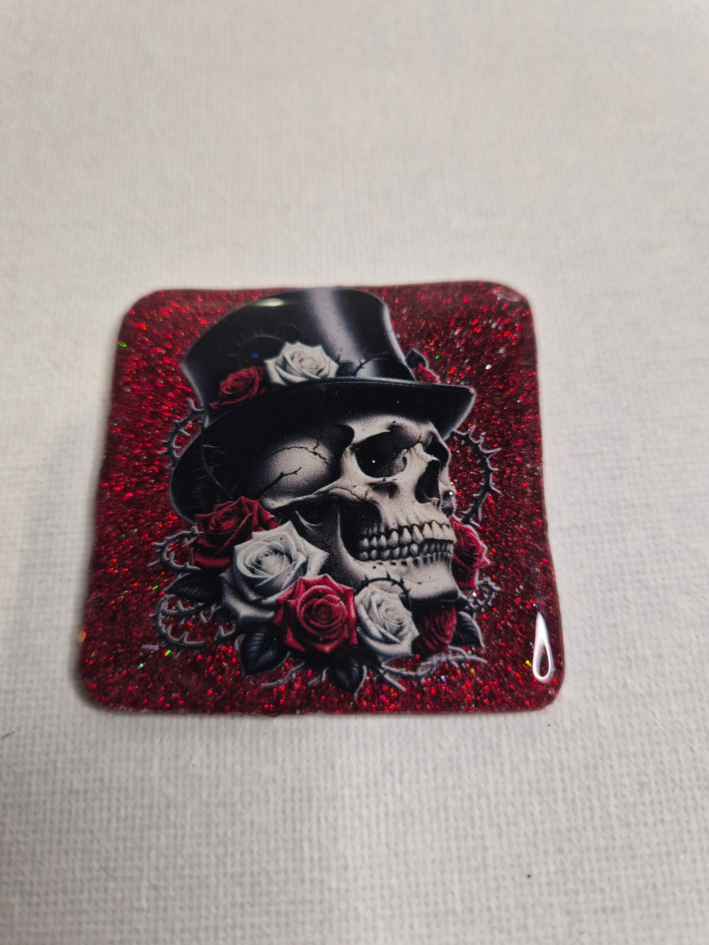 Magnet skull