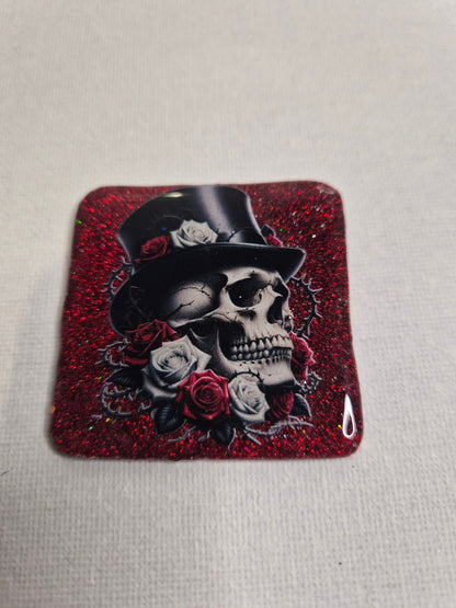 Magnet skull