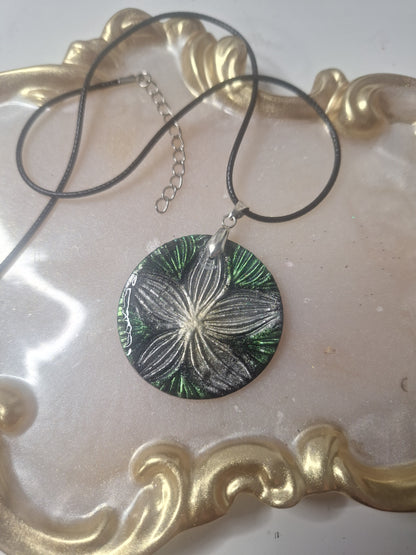 Collier fleur de tiare